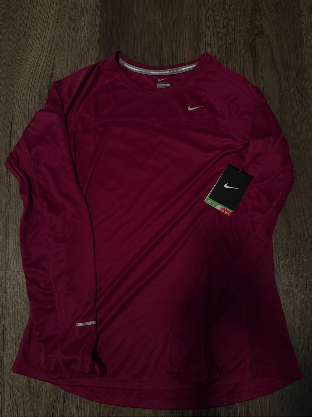 Nike women’s Long-Sleeve Performance dri-fit running Top in Magenta size large